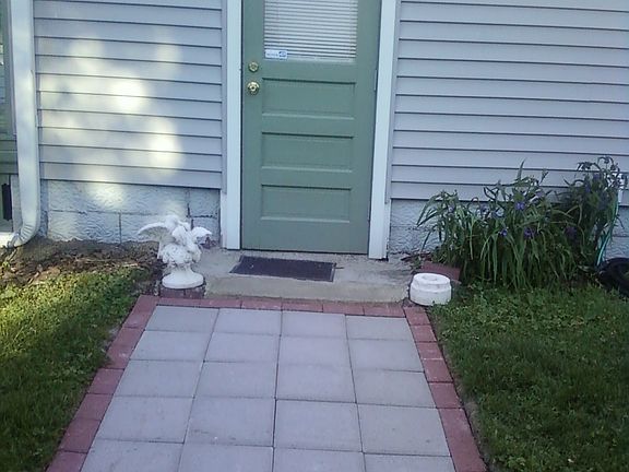 3rd image of 1074 Woodland St NE