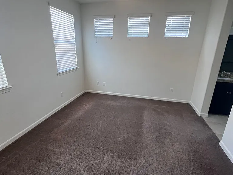1021 Chapelhill Ln — Photo 9