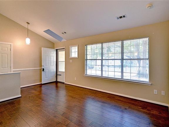 5th image of 735 Kensington Dr