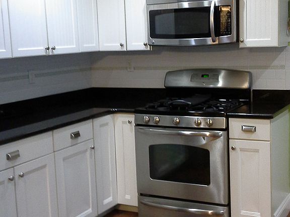 4th image of 909 Leeward Way