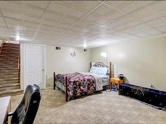 3rd image of 1140 Oakcroft Ln