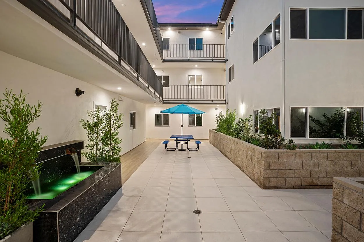2 bed, 1290 sqft, $3,125 — Photo 3