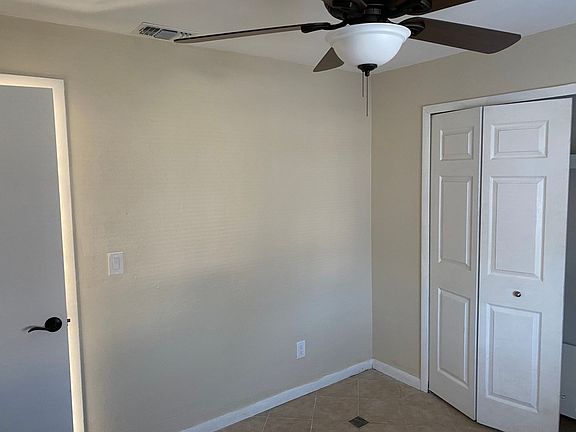 3rd image of 3809-3811 SW 8th Ct #B266f0605