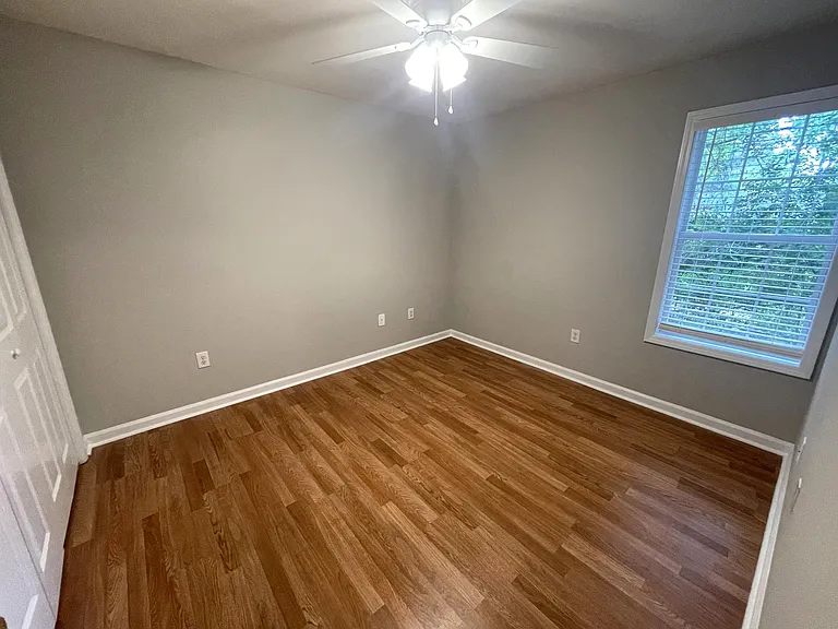 335 Spring Lake Ct — Photo 15