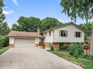 5125 Irondale Rd, Mounds View, MN 55112
