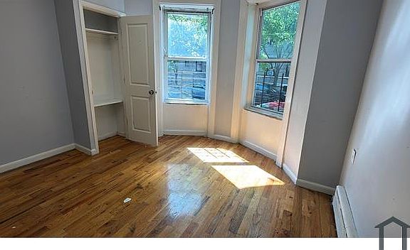 3rd image of 1217 Gilbert Pl APT 1F