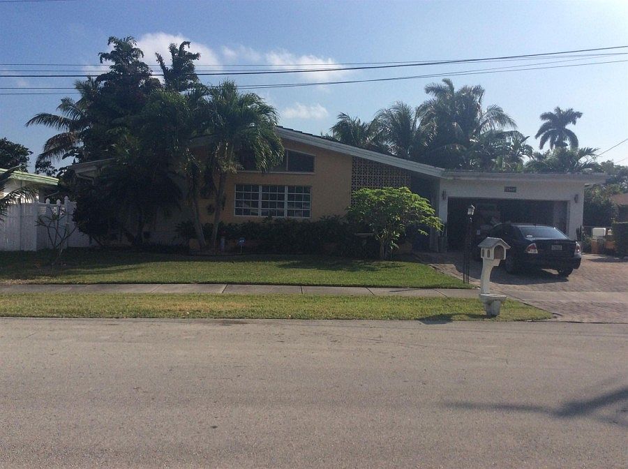1st image of 2560 NE 201st St