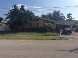 2560 NE 201st St, Miami, FL 33180