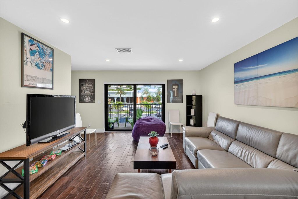3250 NE 12th Street NE #6, photo 9