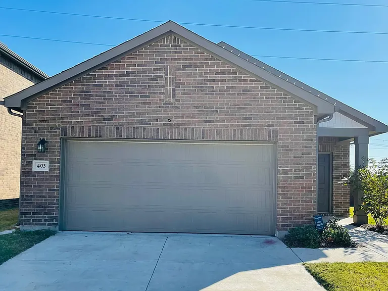 403 Covington Cv — Photo 1