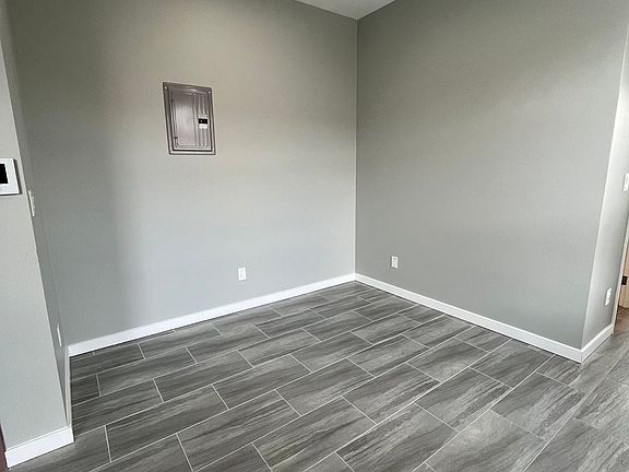 4th image of 180 Irving Ave #3R