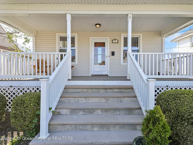 8 Arthur Ave — Photo 4