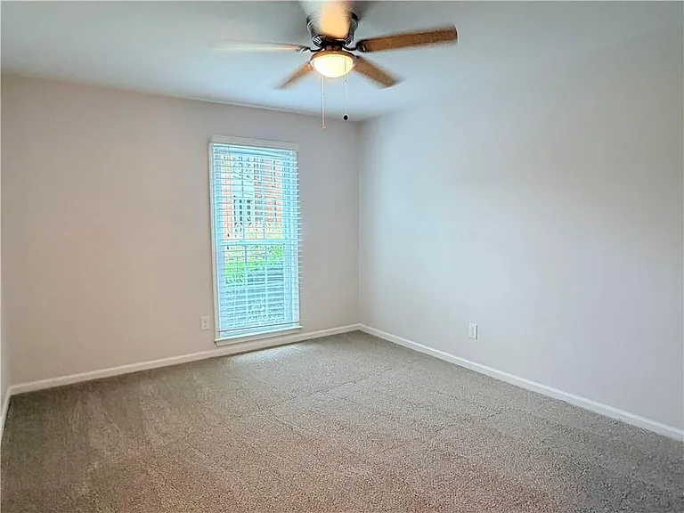 1166 Booth Rd SW #505 — Photo 10