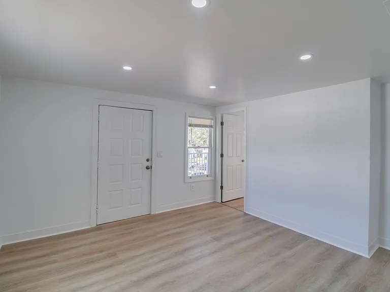 236 N Oleander Ave #2 — Photo 3