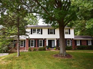 426 Foxbrook Dr, Saint Louis, MO