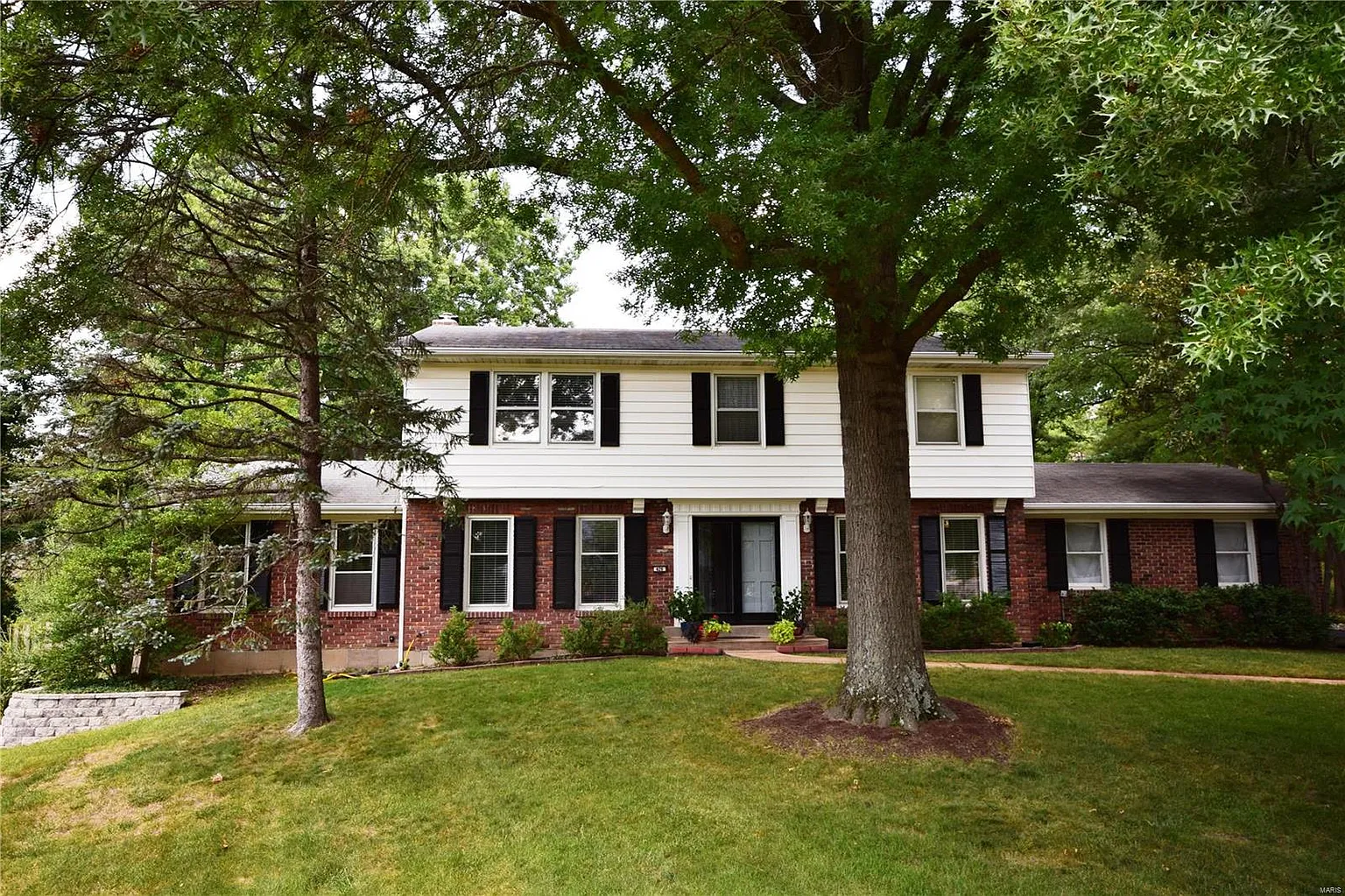 426 Foxbrook Dr photo 1