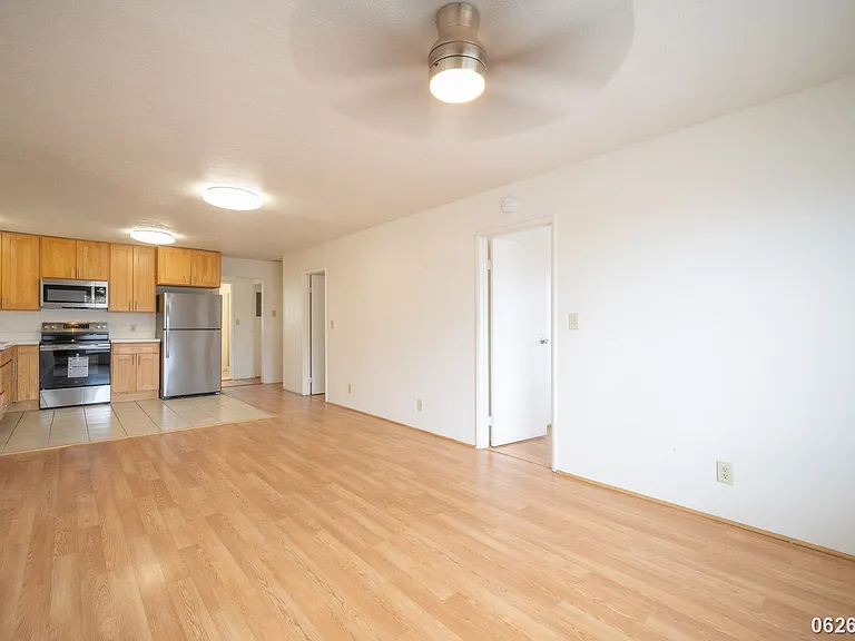 1725 Olona Ln — Photo 3