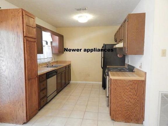 4th image of 4620 Emerald Dr