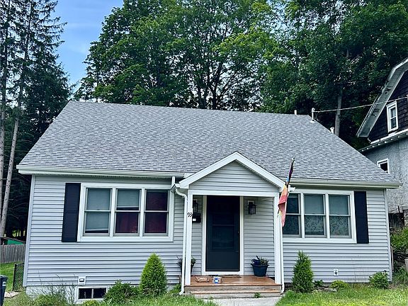 2nd image of 93 Maple St