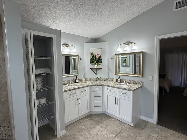 127 Burroughs Dr — Photo 13
