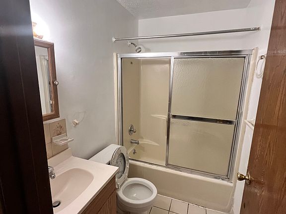 3rd image of 2037 Cicero Ave Floor 1