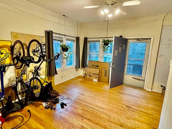 2nd image of 4123 N Ashland Ave APT 1R