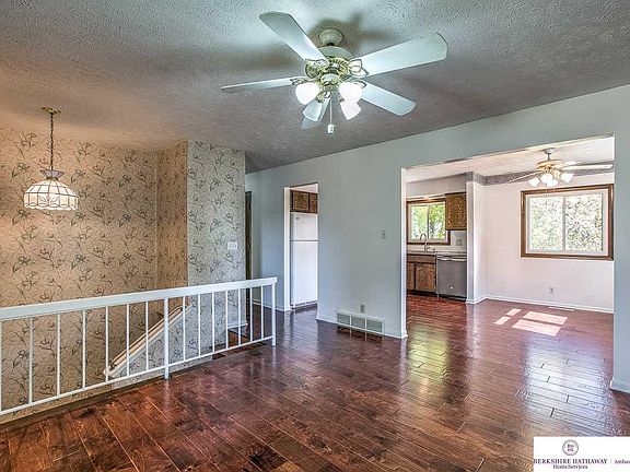 3rd image of 7317 Thorn Apple Ln