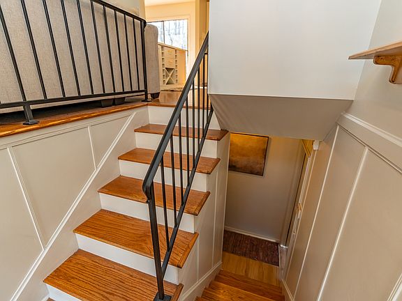 3rd image of 670 Charbell St