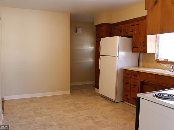 3rd image of 100 14th Ave S