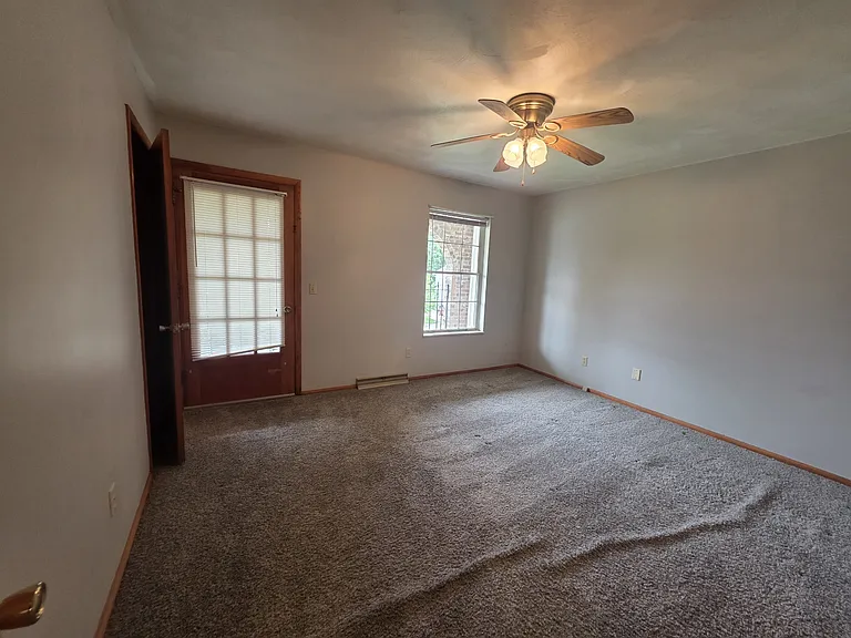 542 Maple Tree Ln — Photo 10