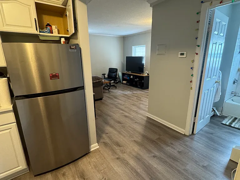 21 Walnut St #1 — Photo 3