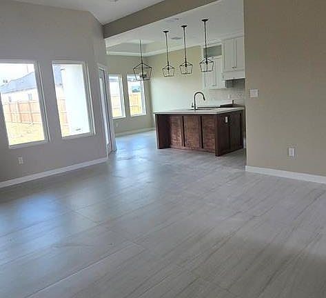 3rd image of 2604 S Neel Dr