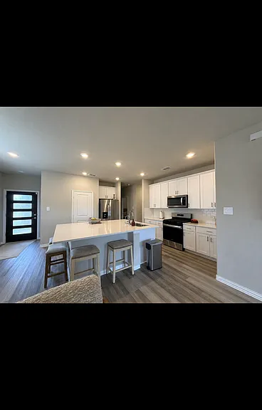 205 Greenbriar Dr — Photo 6