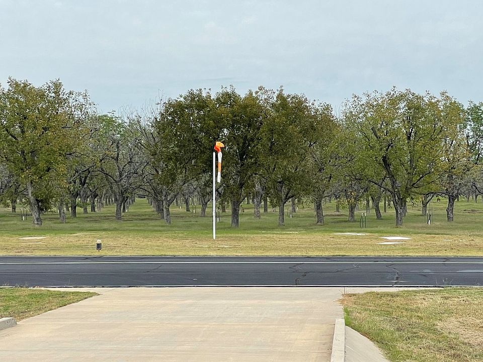1st image of 973 E Landings Dr