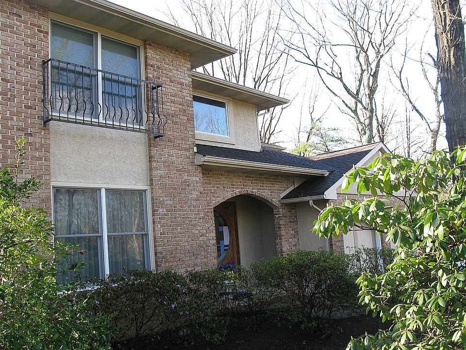 2nd image of 2 Tulane Ave