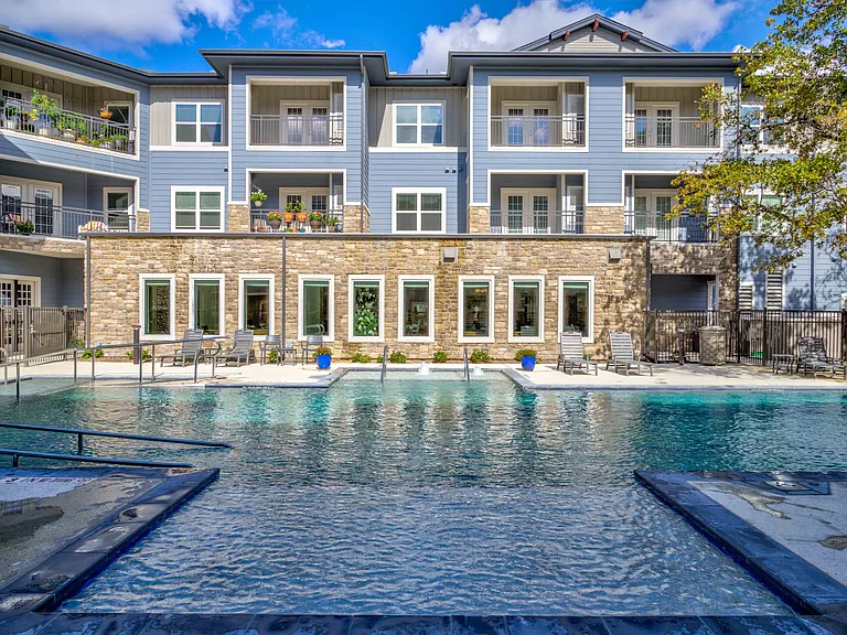 Boerne LIVIN — Photo 25