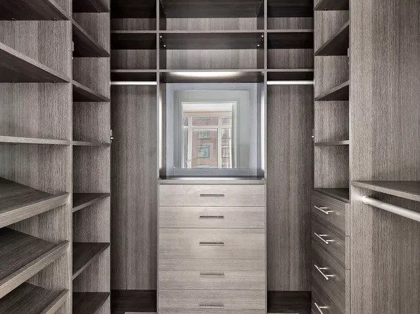 207 East 57th Street image 7 of 18