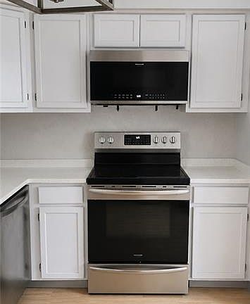 4th image of 1352 Battleford Dr