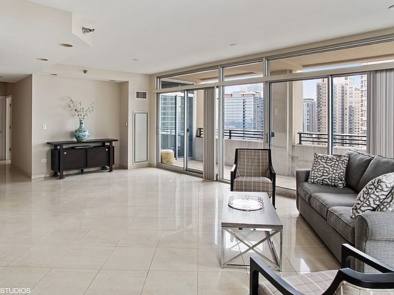 2nd image of 1250 S Michigan Ave APT 2101