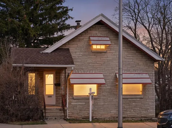 2200 South 84th STREET, West Allis, WI 53227