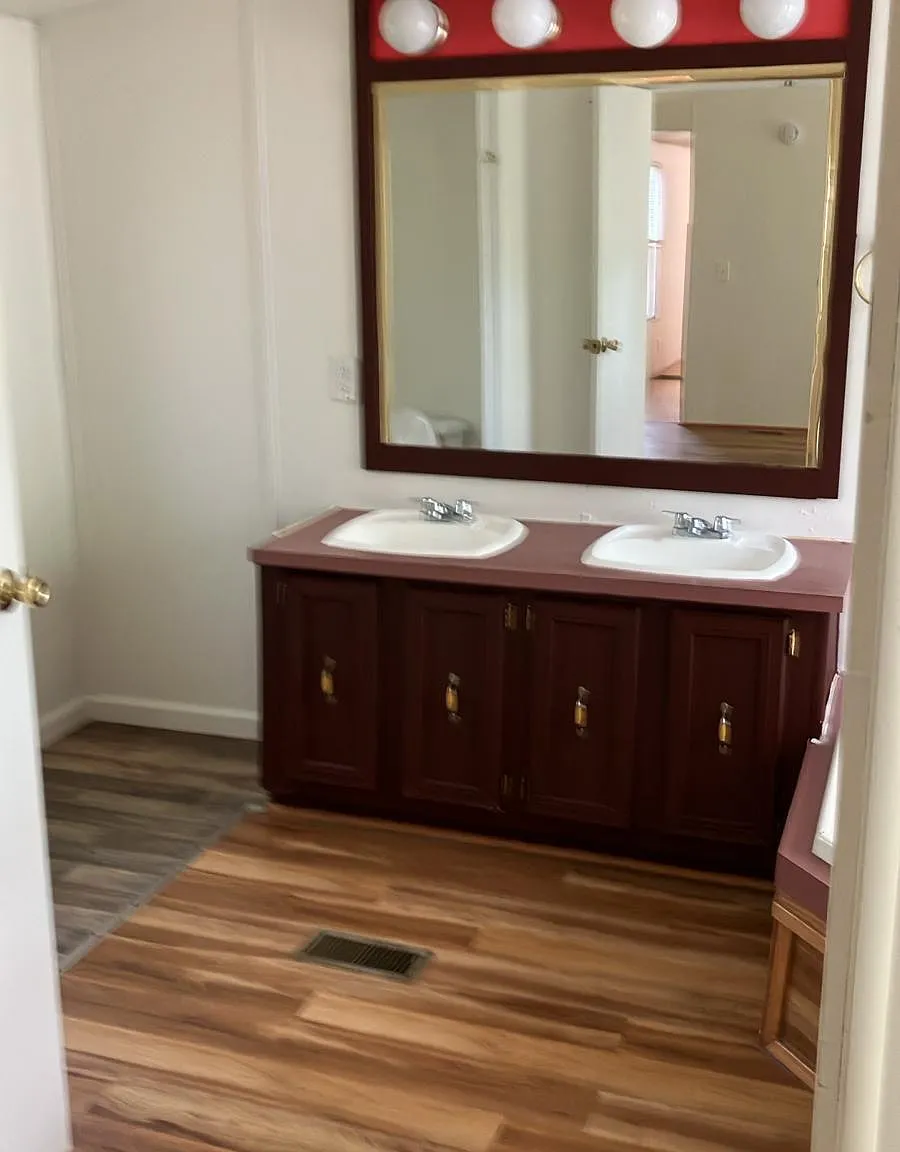 8656 Poole St — Photo 3