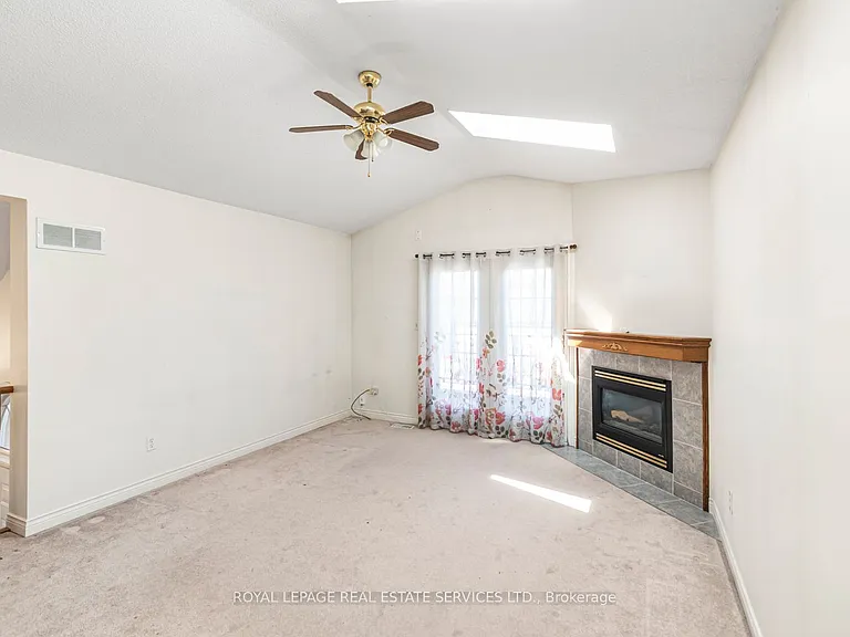 206 Bay St N — Photo 11