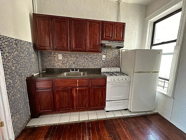 215 W 109th St #5F — Photo 3