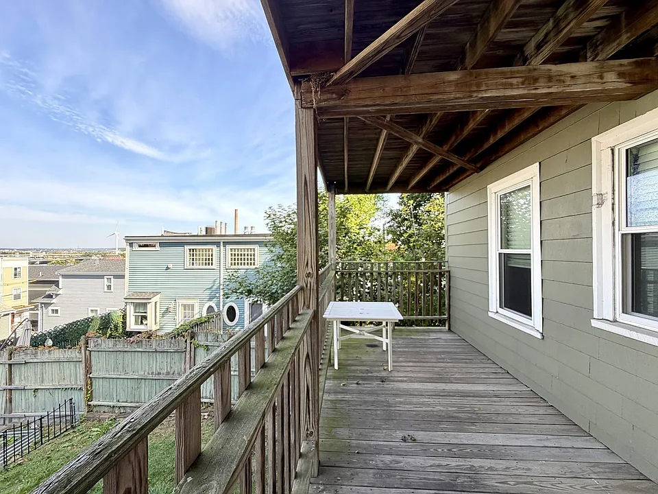 28 Saint Martin St #1