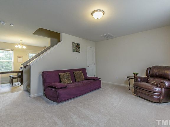 3rd image of 685 Thistle Dr