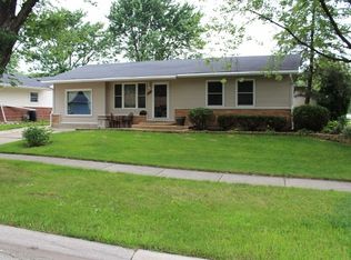 298 Tower Ln, Elk Grove Village, IL 60007