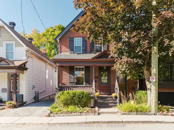 679 Cooper St, Ottawa, ON K1R 5J3