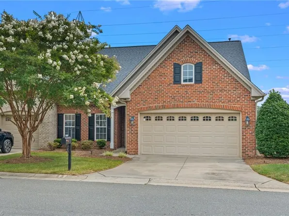 300 Pelican Ln, Clemmons, NC 27012