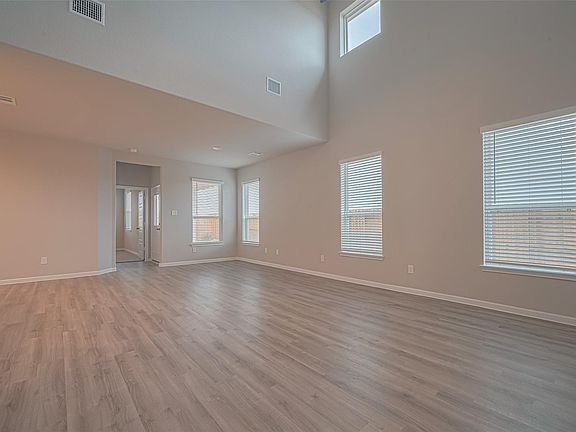 4th image of 437 San Sebastian Pl