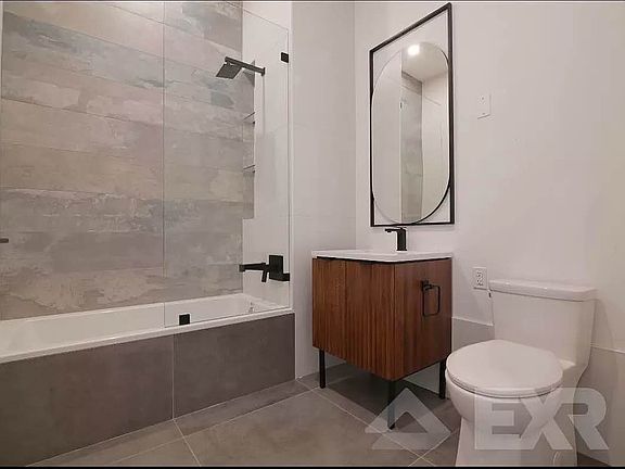 4th image of 957 Atlantic Ave #215